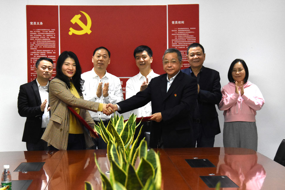 强强联合 共创未来 |新利官方网站防雷与中国能建湖南院签订战略合作协议