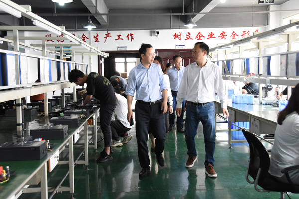 长沙市政协领导一行走访调研委员企业-新利官方网站